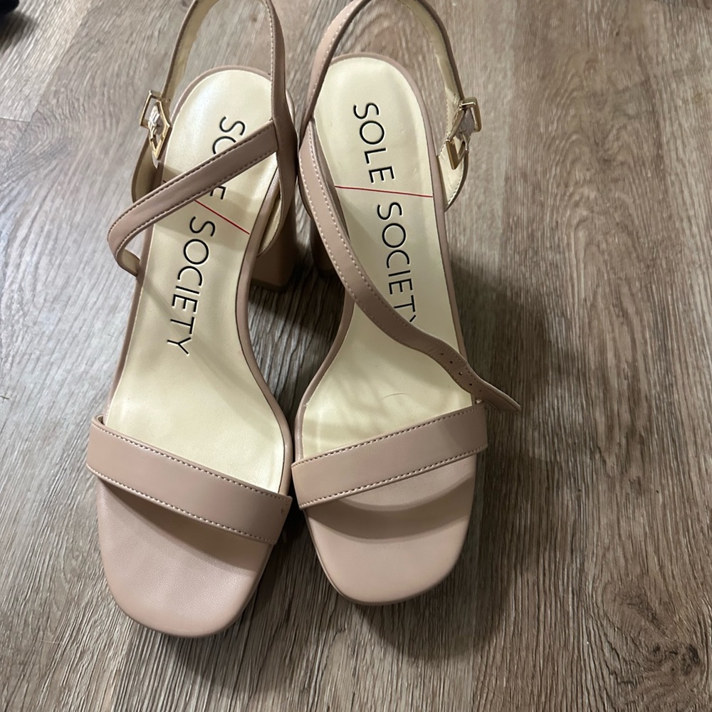 Sole society women’s nude heel